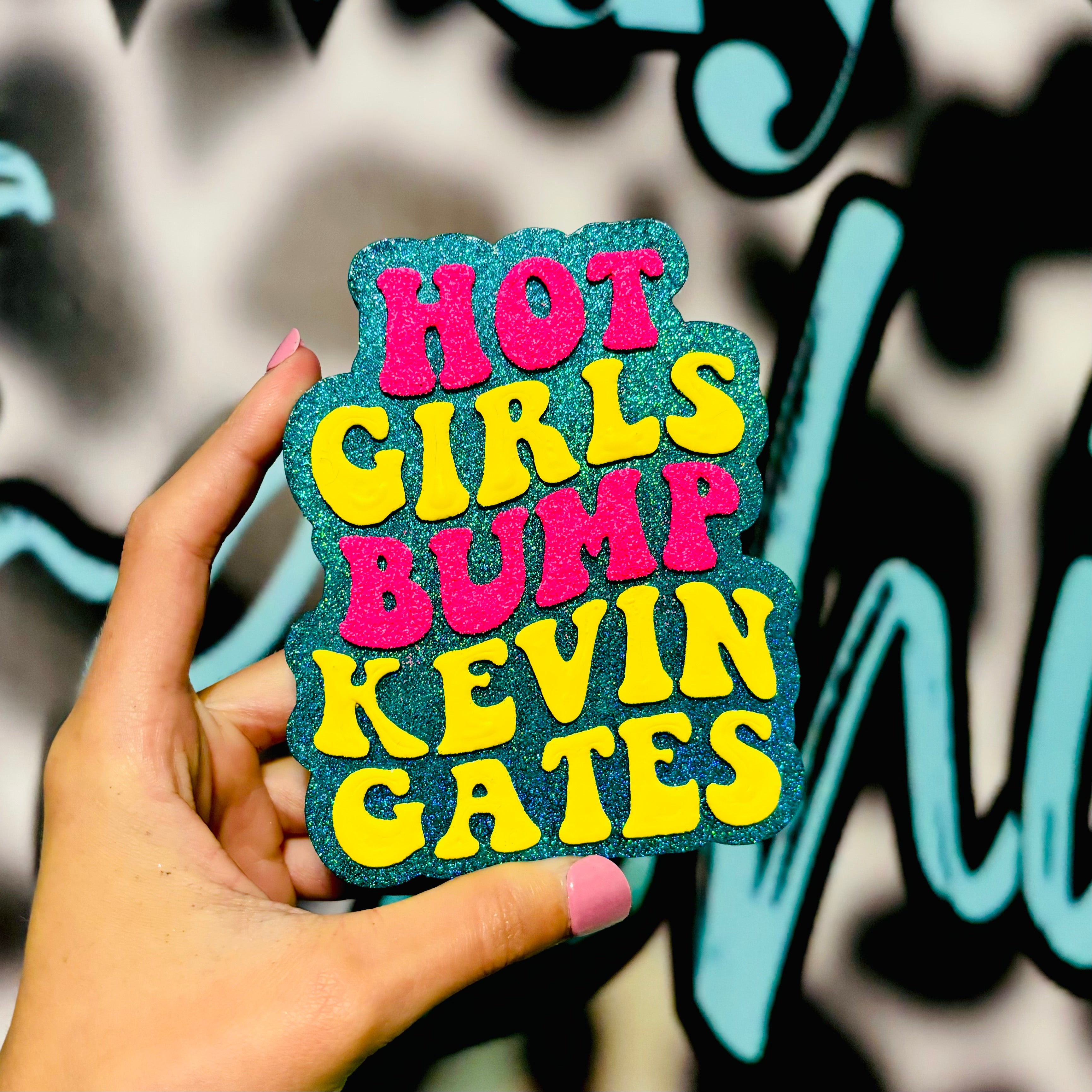 Hot Girls Bump Gates – Rowdy Girl Freshies