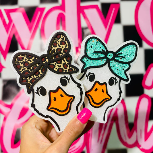Goose w Bow